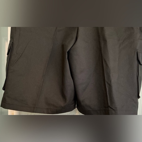 Dickies Men's Black Loose Fit Cargo Shorts (NWT) - Picture 8 of 11